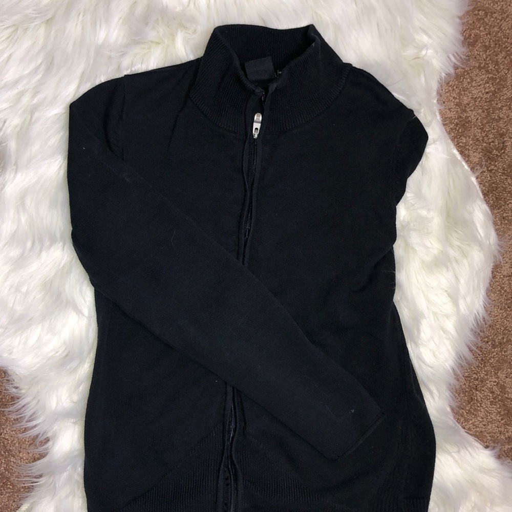 💰3 FOR $15 SALE💰Like new! Black zipper jacket